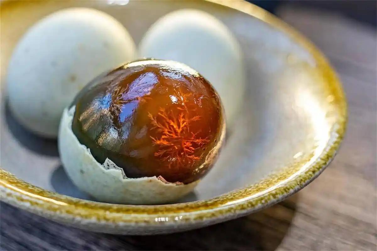 皮蛋再次成为关注对象！医生发现：常吃皮蛋，要警惕这3种影响(图5)