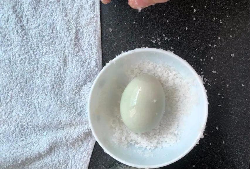 腌咸蛋的传统做法，不用裹泥不用盐水，28天流油起沙(图9)