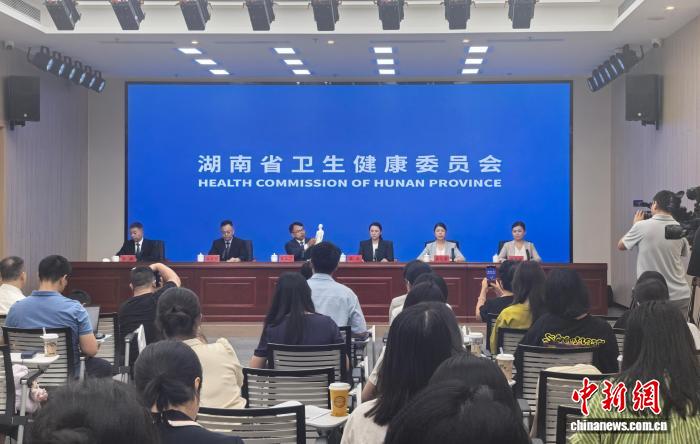 “秋天的第一杯奶茶”怎么喝？湖南医生为秋日养生饮食划重点