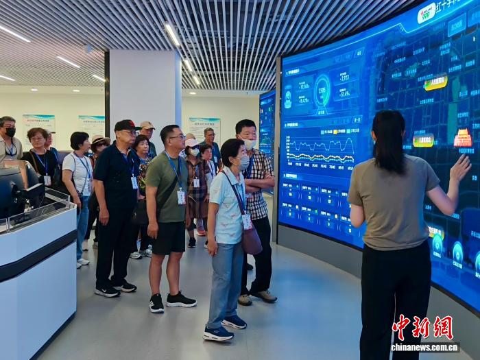 台湾社团代表访北京市红十字会救援服务中心 共话防震减灾(图3)