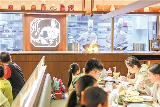 一纸新规掀起“摘牌”行动 餐饮品牌靠什么说话？
