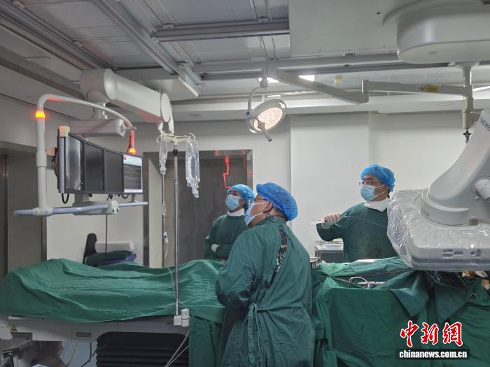 北京医疗援藏“接棒”即履职 十余天连推多例高原首例手术