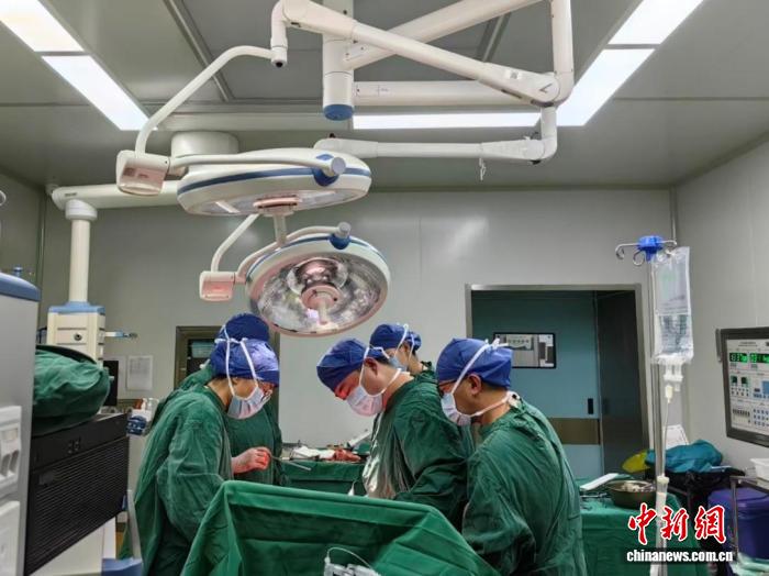 北京医疗援藏“接棒”即履职 十余天连推多例高原首例手术(图2)