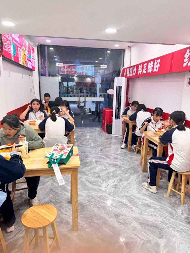 如何获取特色米粉店品牌花小小加盟相关公开信息