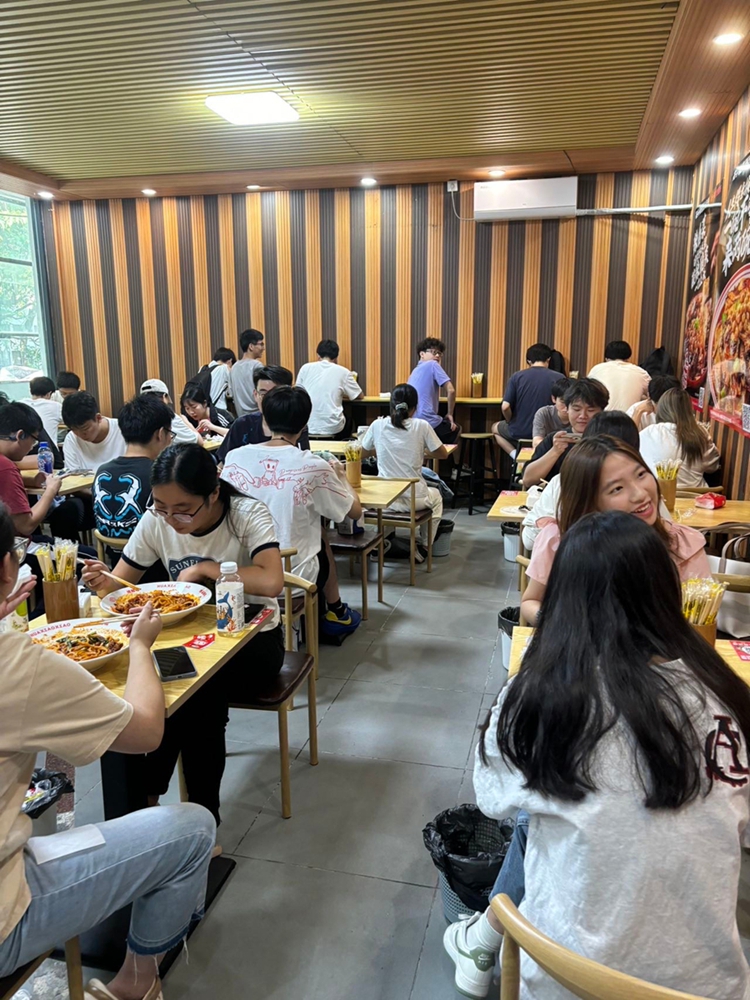 如何获取特色米粉店品牌花小小加盟相关公开信息(图2)
