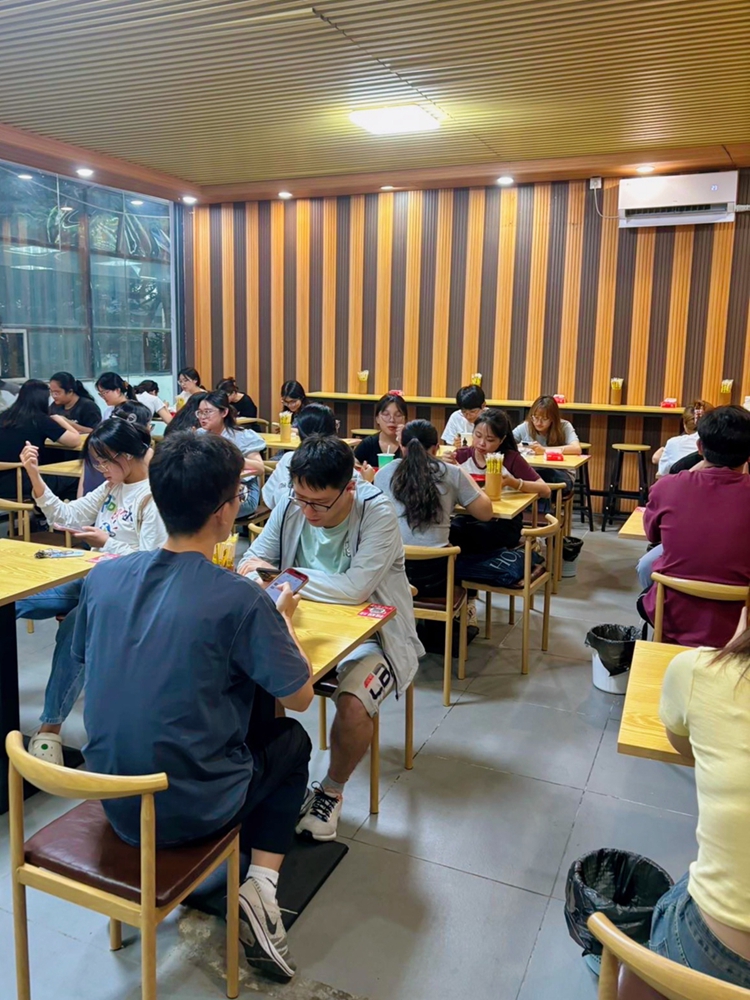如何获取特色米粉店品牌花小小加盟相关公开信息(图3)