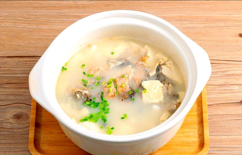 痛风与吃鱼有关？医生劝告：尿酸高的人，平时饮食避免“5细节”(图11)