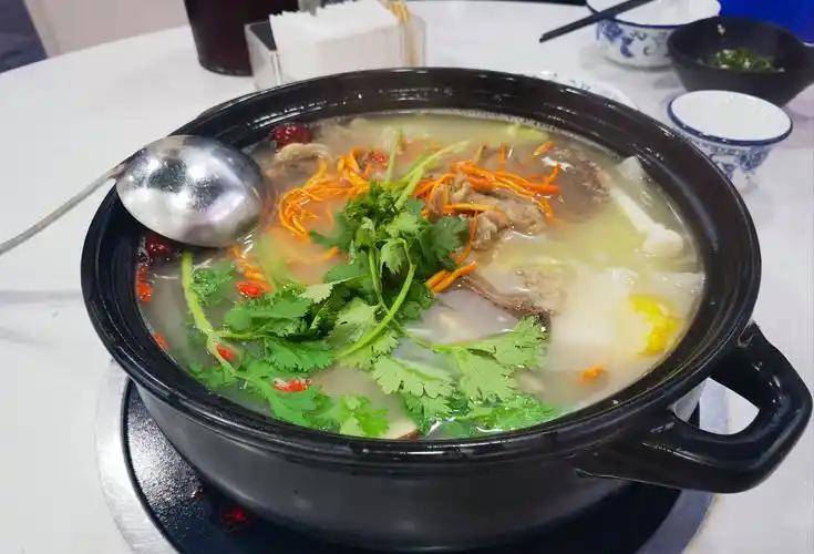 夏季高温，医生叮嘱高尿酸人群：宁可吃块排骨，也别贪嘴这4物(图6)