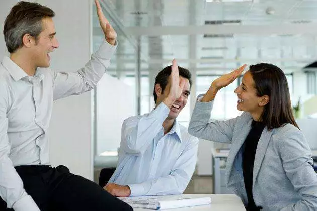 职场新人必学：4个职场情感技巧，快码住！