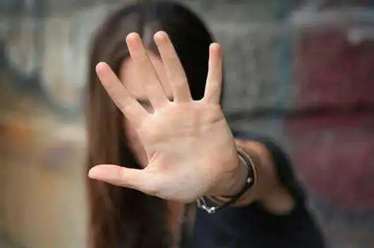 心灵树洞｜遇到职场骚扰怎么办？壹粉教你四招应对！(图2)