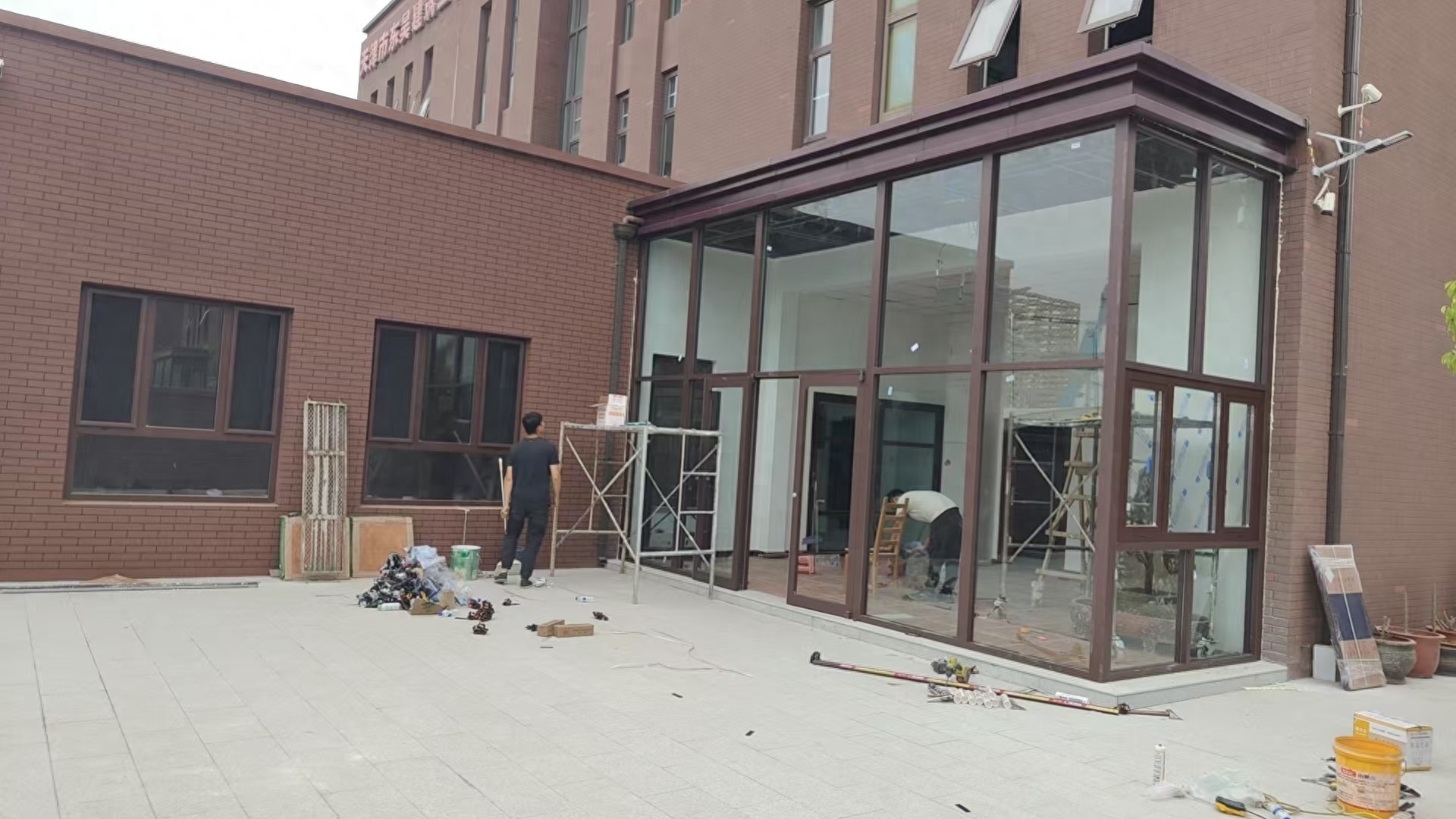 西青高层隔音窗实地走访，十年安装师傅说清选窗门道(图1)