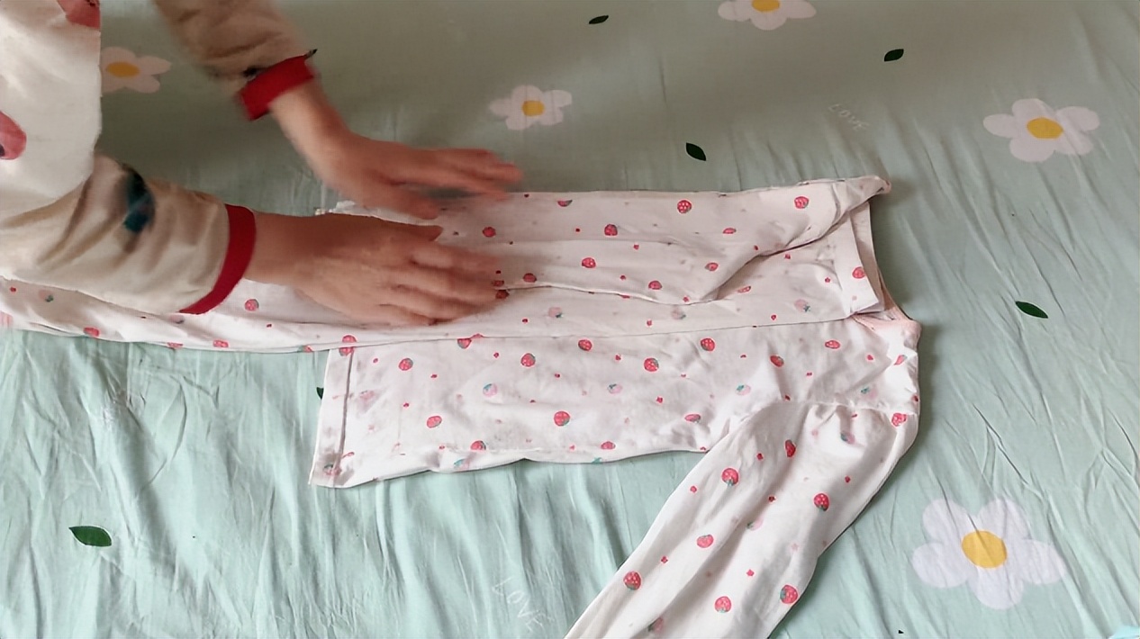 冬季整理有妙招：毛衣、羽绒服这样整理更省空间！(图13)