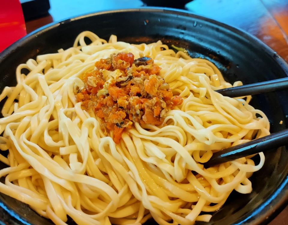 紧邻两大美食之都，藏着一个便宜又好吃的小城(图12)