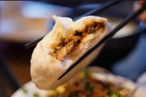 紧邻两大美食之都，藏着一个便宜又好吃的小城(图18)