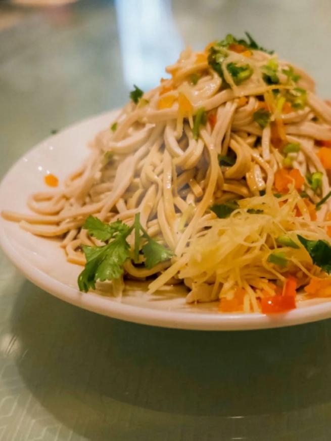 紧邻两大美食之都，藏着一个便宜又好吃的小城(图28)