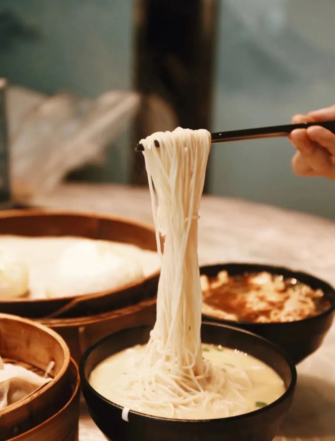 紧邻两大美食之都，藏着一个便宜又好吃的小城(图30)