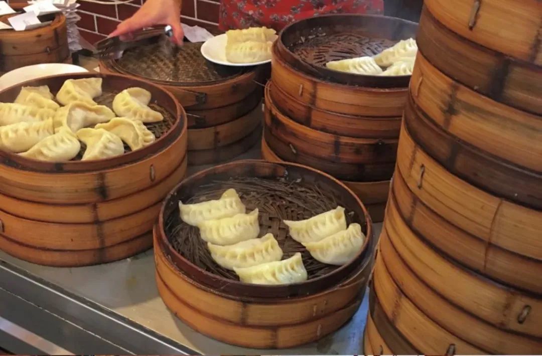 紧邻两大美食之都，藏着一个便宜又好吃的小城(图33)