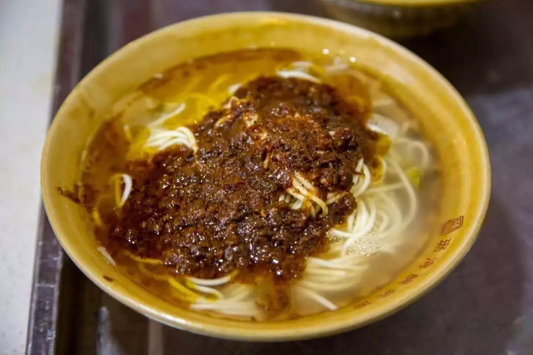 湖北襄阳6种地道小吃，一口吃尽古城烟火气，本地人从小吃到大(图3)