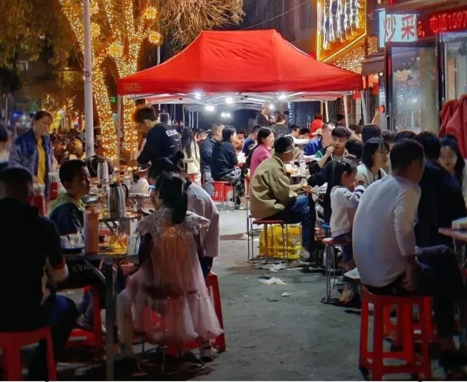 十大美食街区发布 激活城市消费新活力(图5)