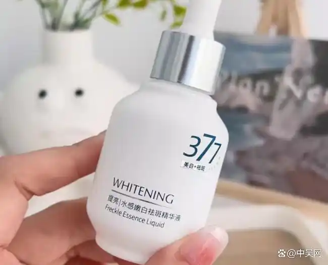 熬夜党黄皮专属！哪款护肤品抗皱紧致效果好？提亮肤色一键焕活！(图8)