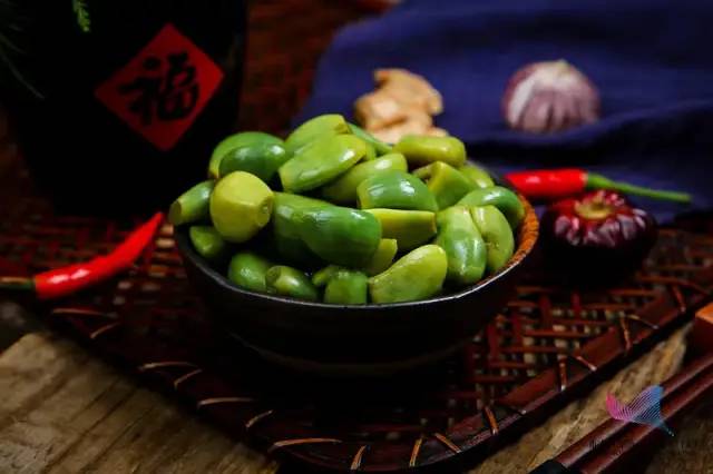 今日腊八 | 腊八蒜变色原来是这样变的(图2)