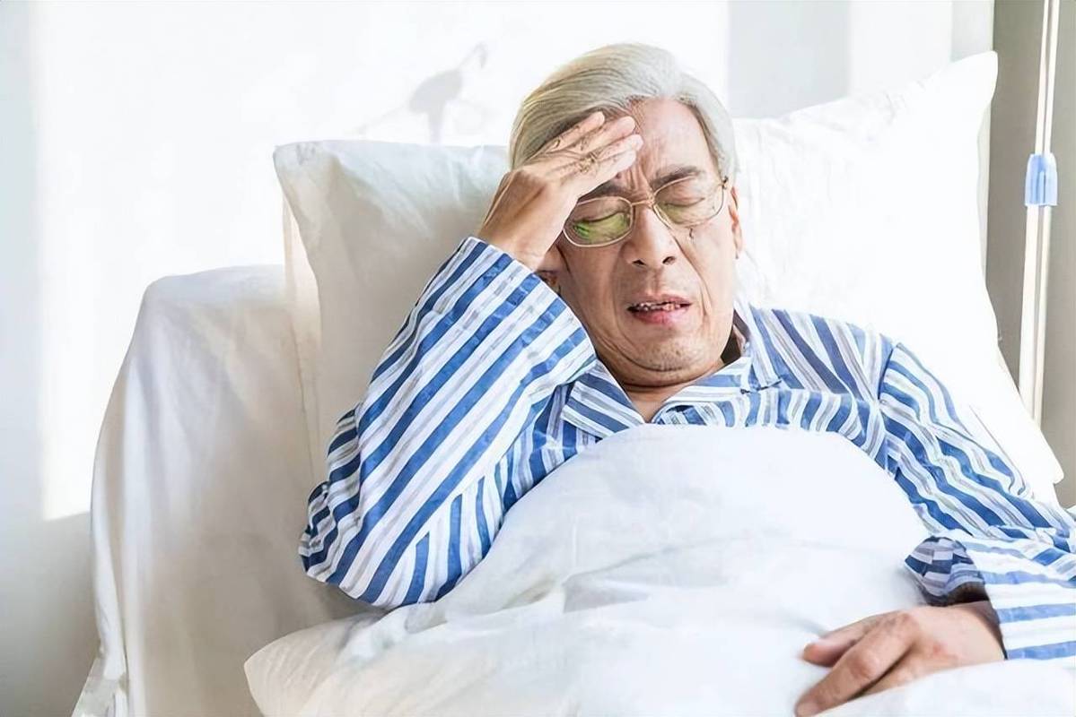 我国越来越多的人患脑梗？建议：停止食用“5物”，保护大脑(图2)