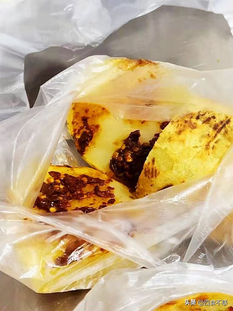 低调的昭通快藏不住了,其貌不扬的美食竟然这么好吃!(图13)