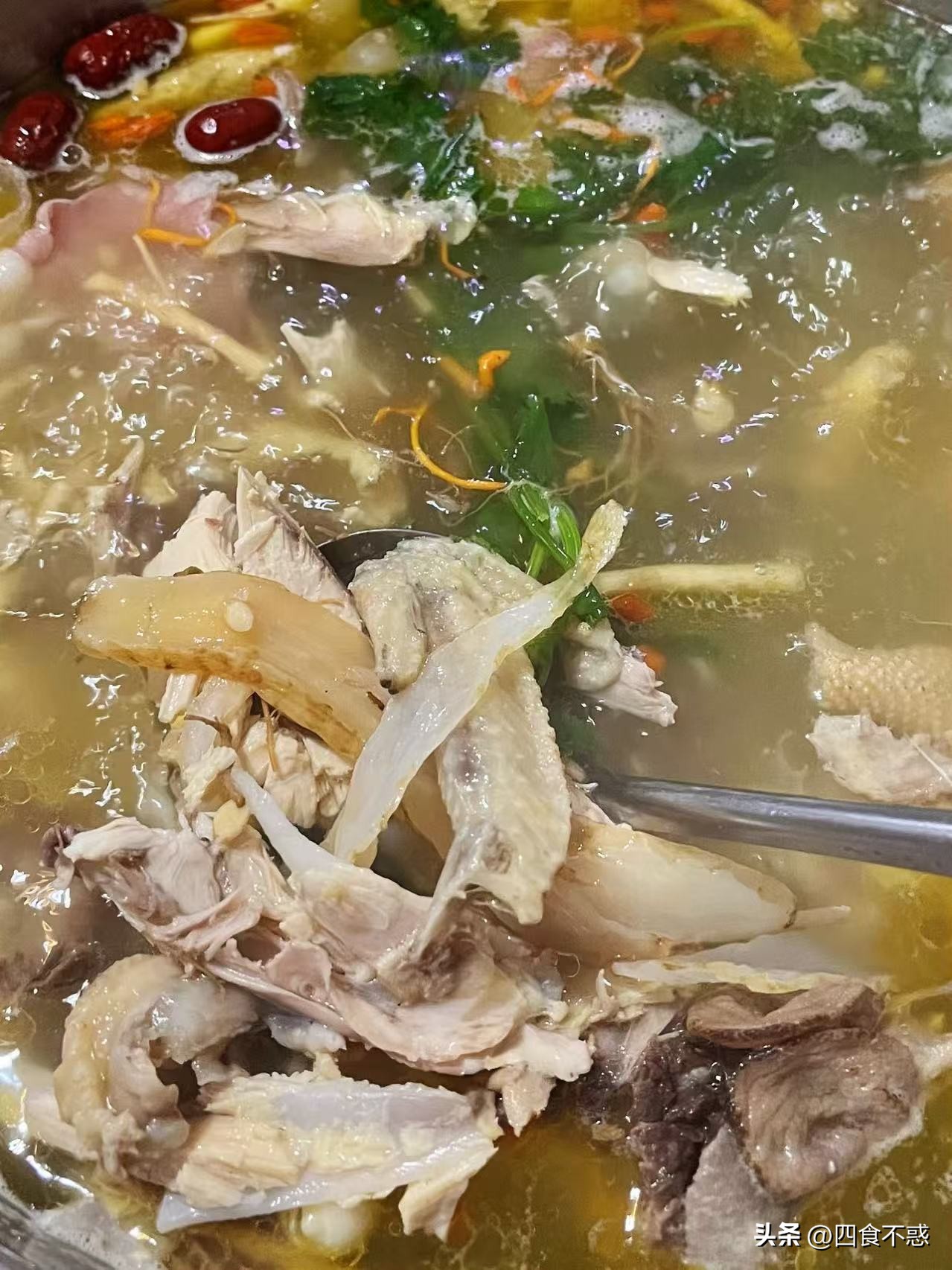 低调的昭通快藏不住了,其貌不扬的美食竟然这么好吃!(图16)