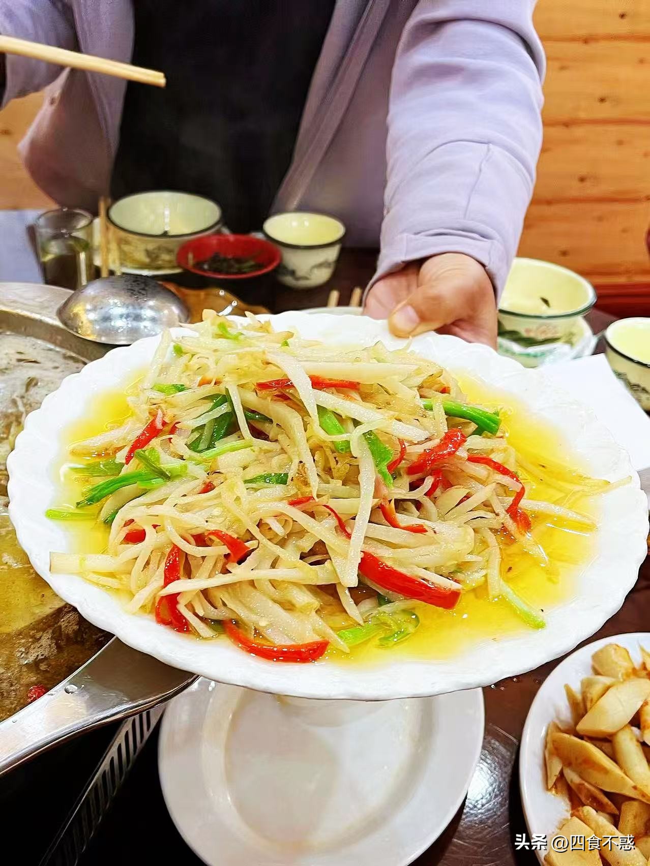 低调的昭通快藏不住了,其貌不扬的美食竟然这么好吃!(图22)