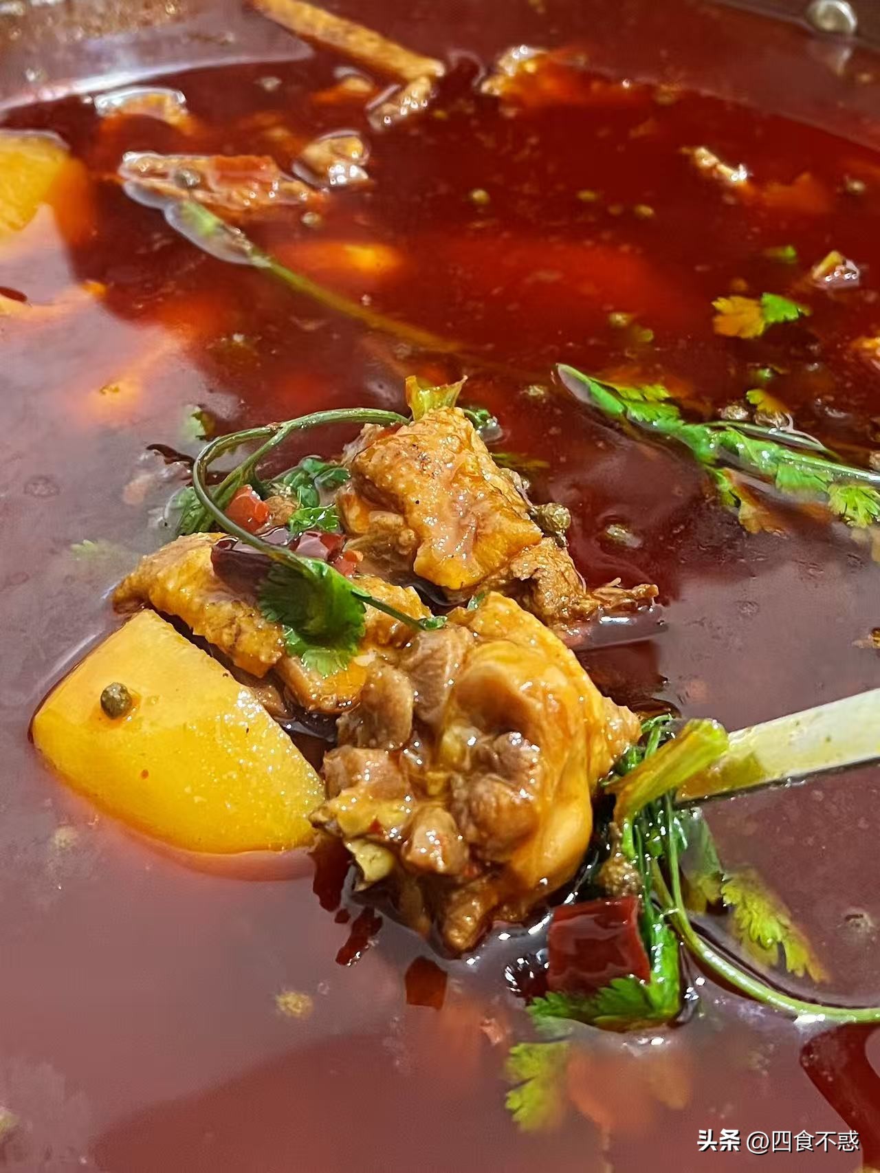 低调的昭通快藏不住了,其貌不扬的美食竟然这么好吃!(图23)