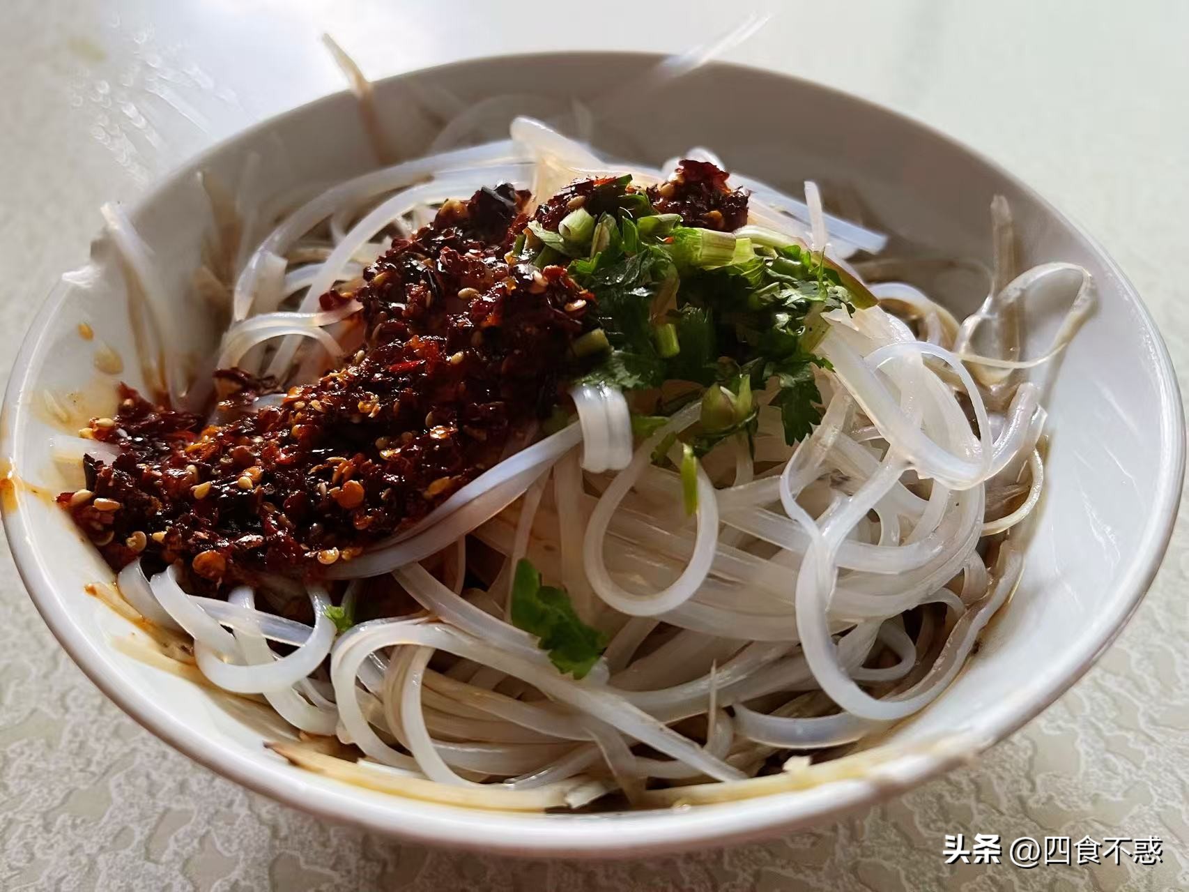 低调的昭通快藏不住了,其貌不扬的美食竟然这么好吃!(图32)