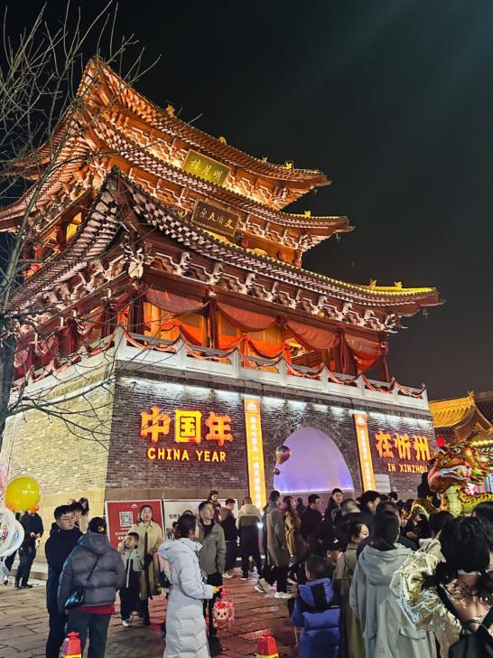 新春走基层丨古城美食受追捧(图1)