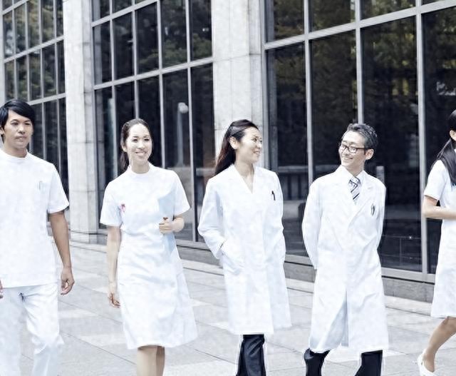 临床医学跌破眼镜！兽医分数线反超，医学生：人不如狗