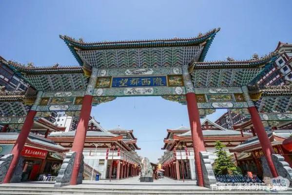 打卡古丝绸之路上的重镇，品尝除兰州拉面外最具特色的小吃