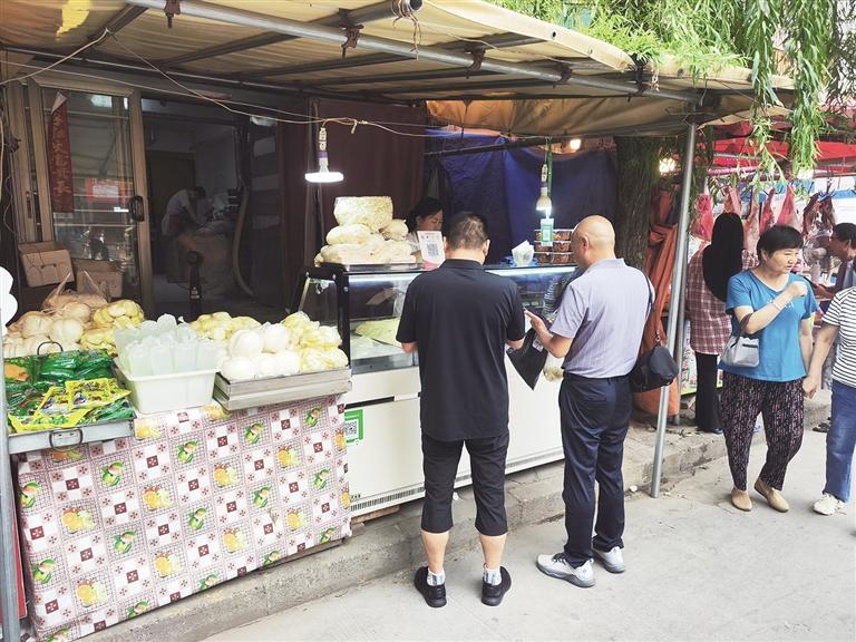 晨光中的美食江湖 兰州早市成为新打卡地(图2)