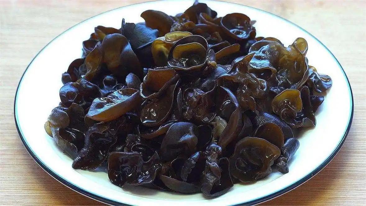 木耳被重新评估！医生指出：长期食用，或影响这4个方面(图2)