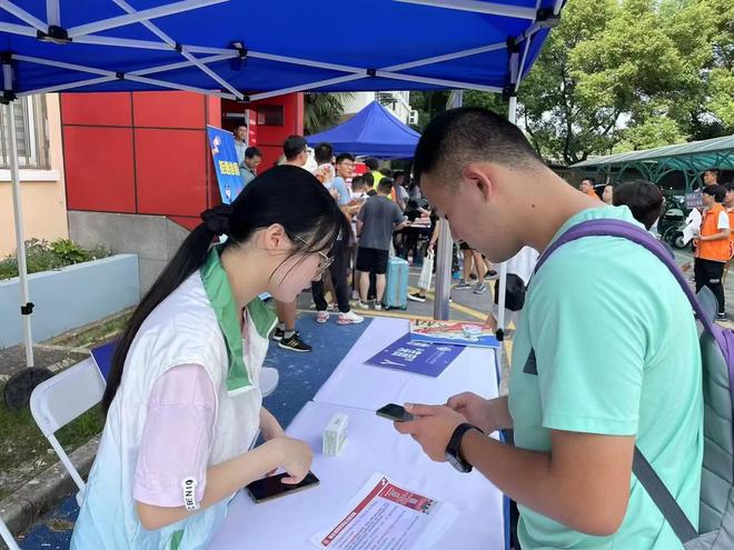 617分被985高校录取，竟然选择复读，背后原因太扎心了！(图3)
