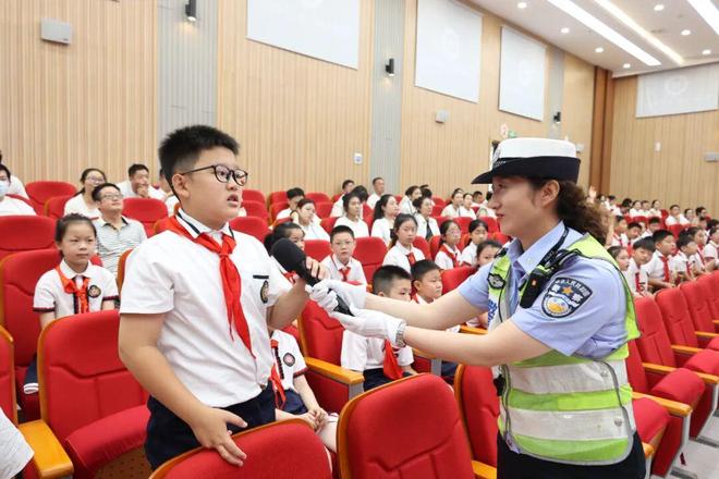 南阳市第十五小学校教育集团2026年秋期开学典礼隆重举行(图29)