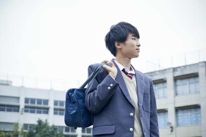 2026多地中学清北录取榜单：前十北京3所、重庆3所，衡水中学排第30名，如何看待？(图2)