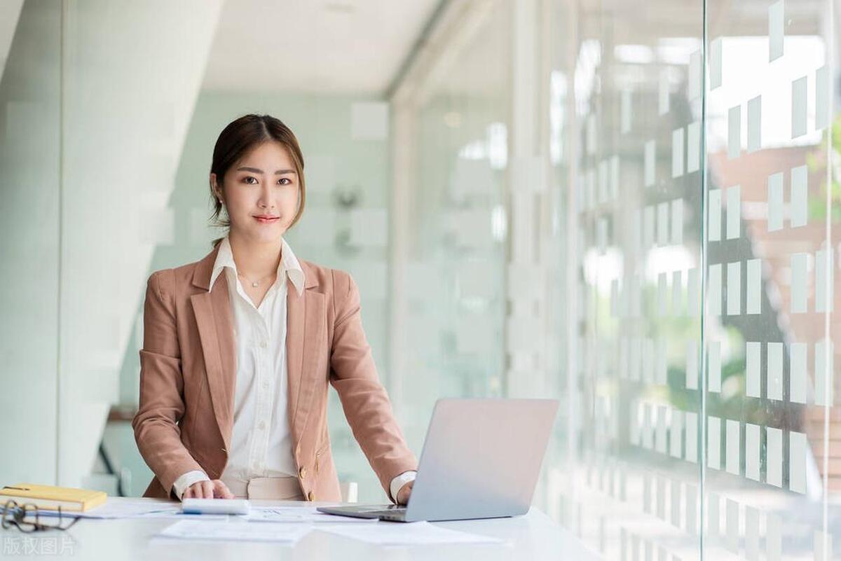 大学生就业系列：着装与礼仪，打造职场中更好的能量场与磁力场(图3)