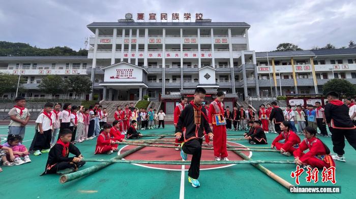 题：从“有学上”到“上好学”  广西蒙山推进县域教育优质均衡