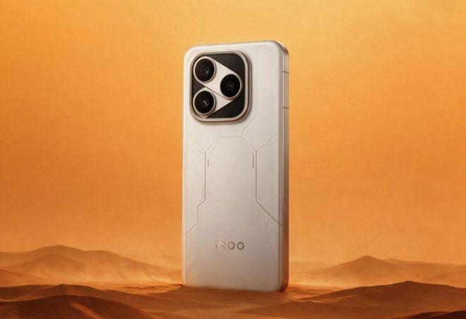 荣耀给手机装500mm大炮，iQOO直接抢了苹果折叠屏的屏，国产旗舰开始发力！(图3)