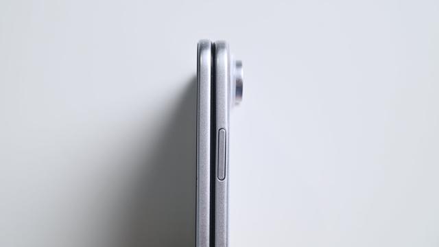 保护壳厂商提前曝光外形细节 折叠版iPhone真机或将长这样(图5)