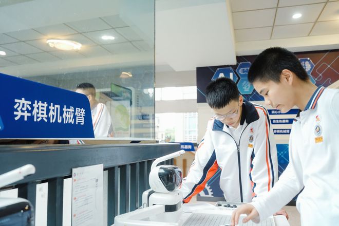 刚开学，南京这所学校上了央视！(图2)