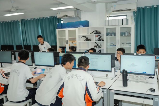 刚开学，南京这所学校上了央视！(图3)