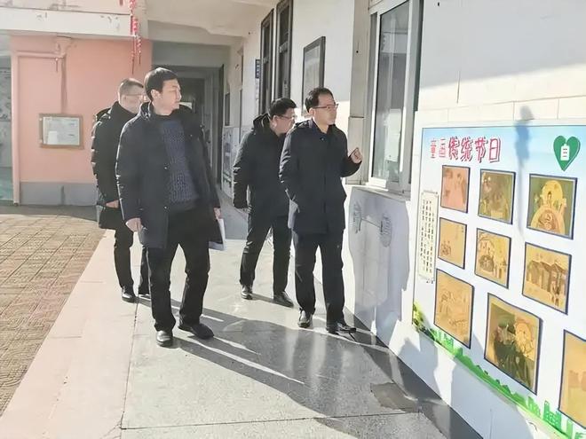 搞不懂!好好的教书不行吗?开学才三天,上级就来学校搞检查(图3)