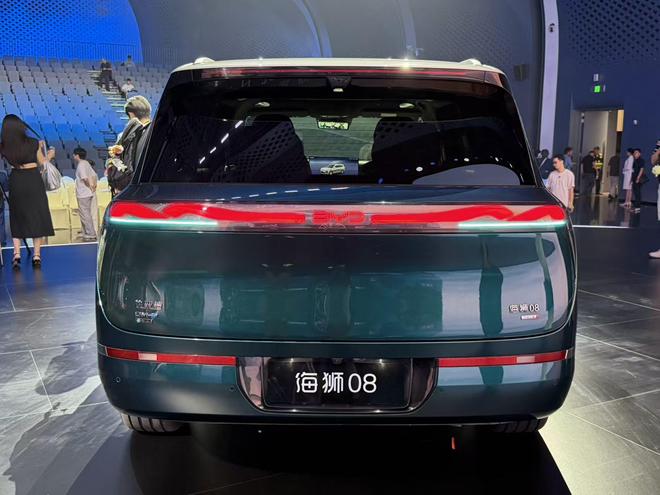 23万级给到激光雷达和900km续航 比亚迪海狮08售22.99万起(图11)