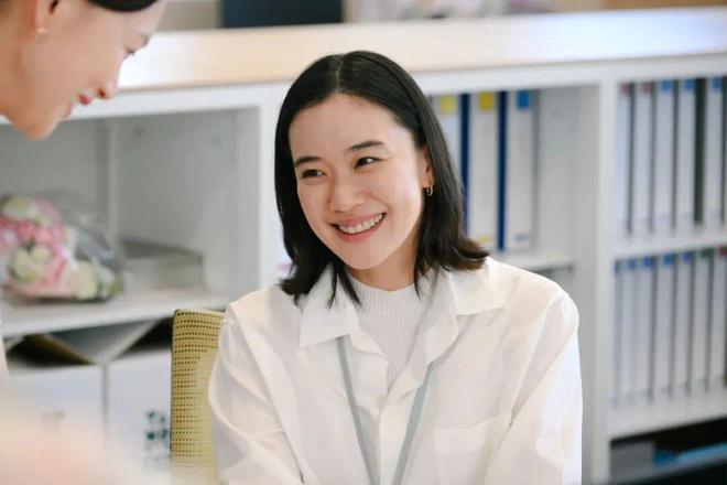 看到41岁的苍井优，她们说：不当少女也挺好