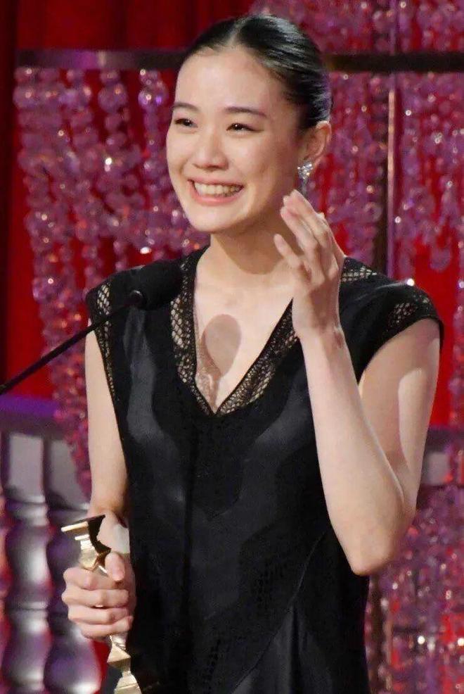看到41岁的苍井优，她们说：不当少女也挺好(图42)