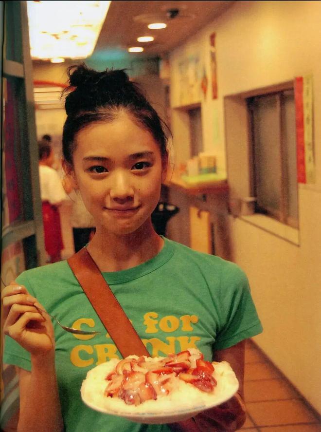 看到41岁的苍井优，她们说：不当少女也挺好(图50)